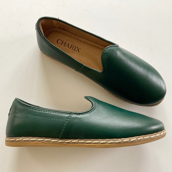 CHARIX Classic Handmade Hunter Green Slip On Flats Size EU 37 Size 7 NWOT - Picture 1 of 7